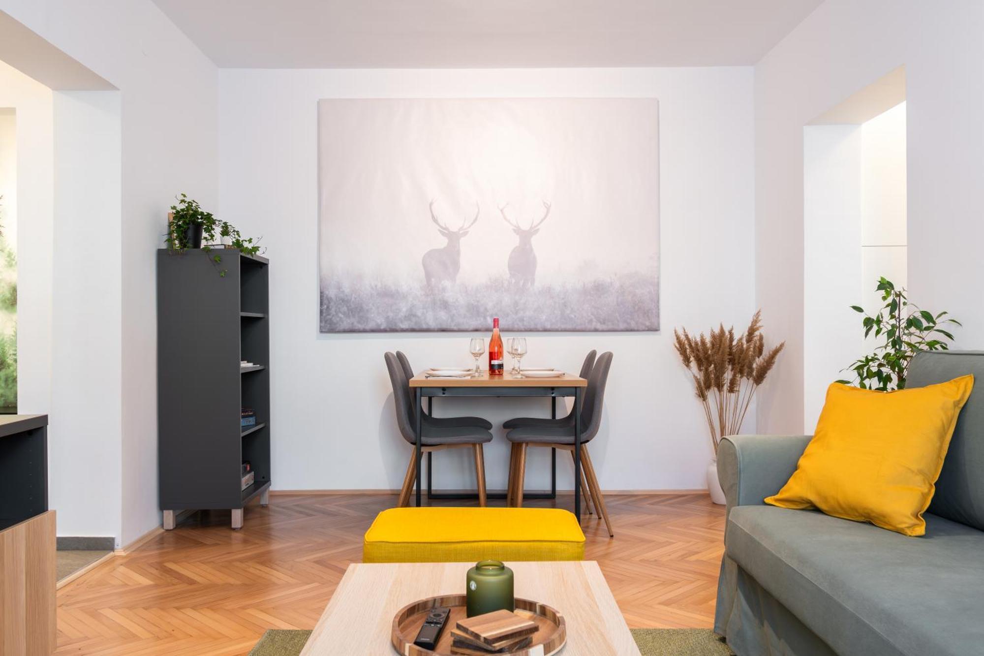 The Cozy Deer Apartment سِنايا المظهر الخارجي الصورة